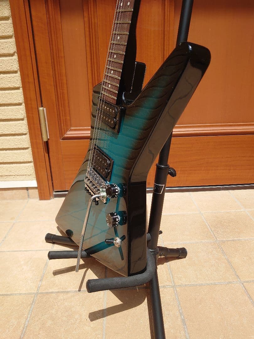 FERNANDES エレキギターエクスプローラータイプ