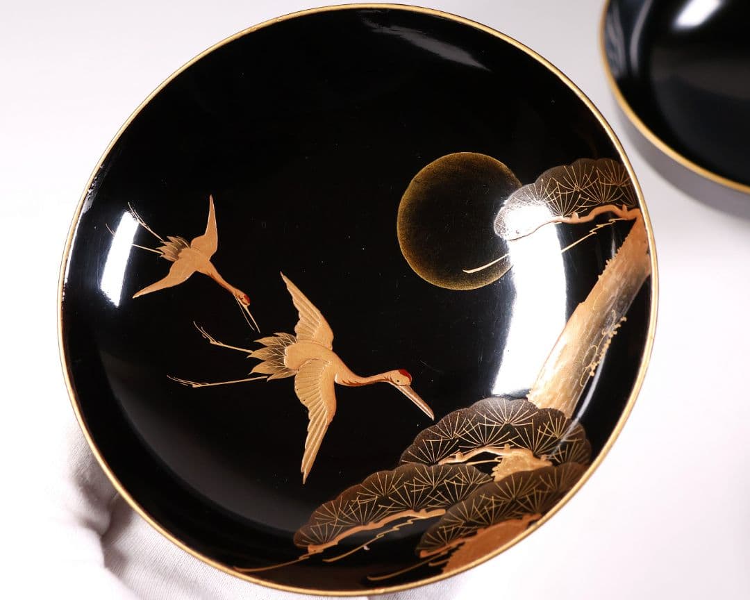 【CM376】大正期 月と松 飛翔鶴 金蒔絵 欅地溜塗 黒塗 椀二客 木製漆器