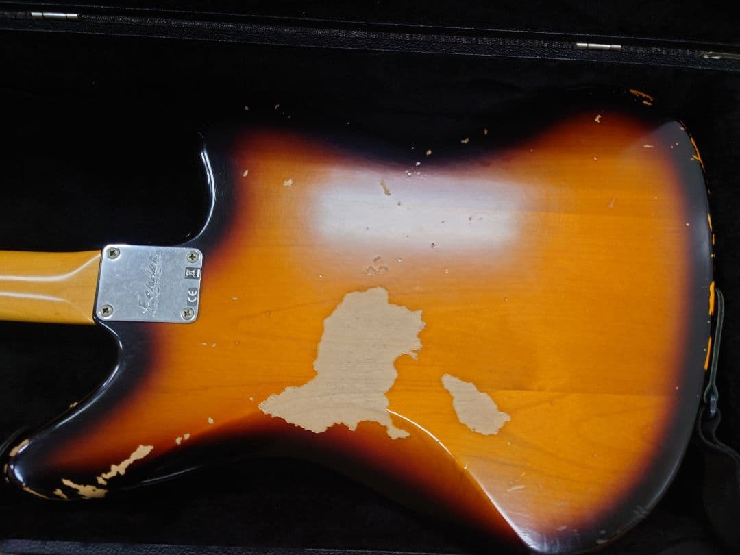 ギター Fender Jaguar Lefty Roadworn  cobain