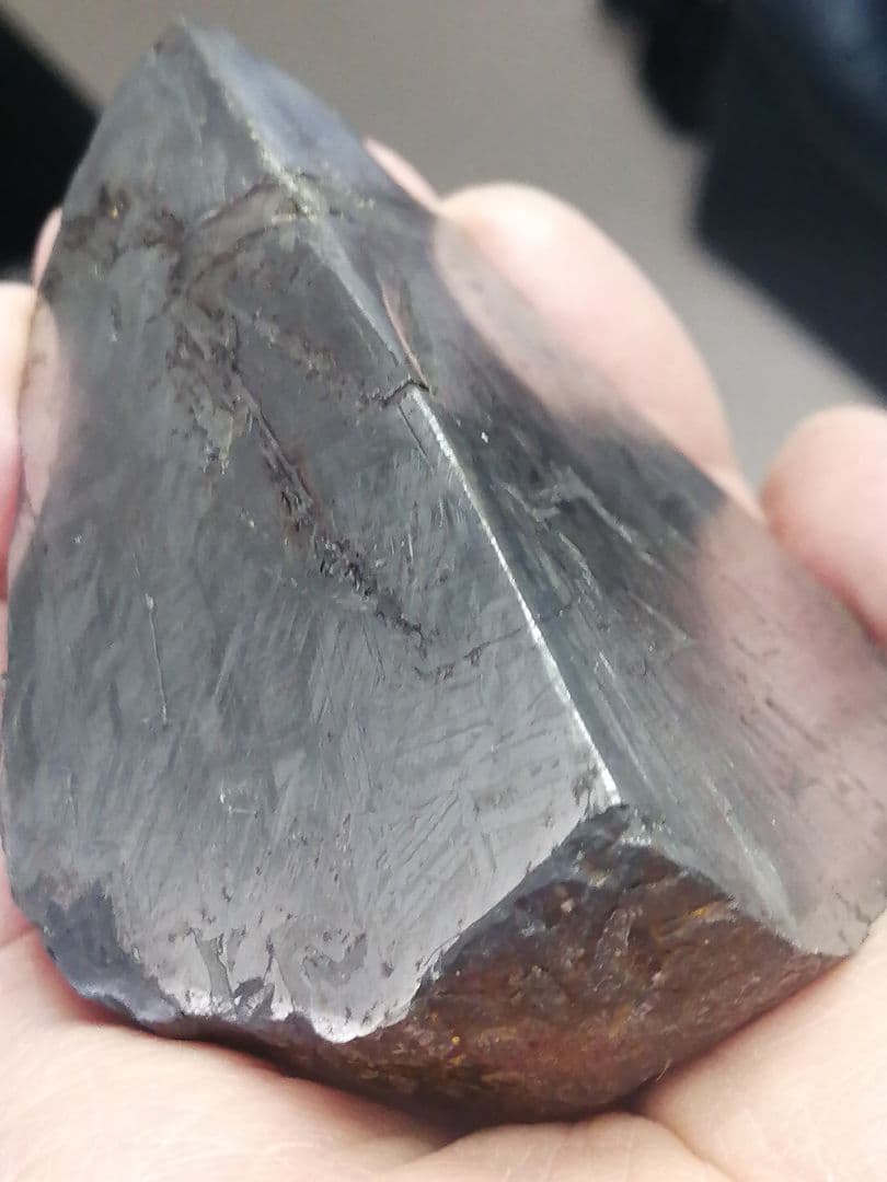 ★『超隕石』隕石原石　 969g　 隕石内部 表面は『鏡面仕上げ』になっています