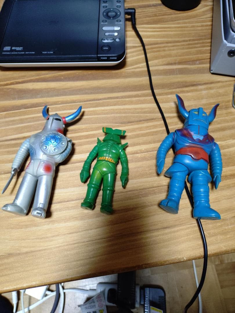 敵ロボ3個セット　レッドバロンより　ブルマァク