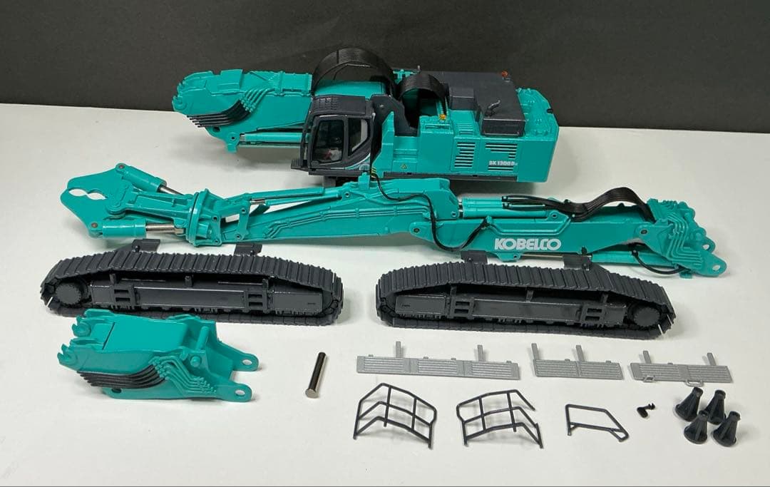 な*い様 KOBELCO SK1300D LC 1/50スケールモデル　コンラー