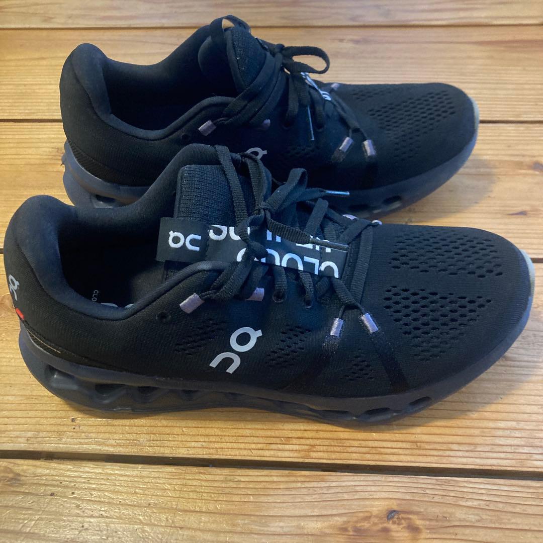 スパイク・シューズ ON Cloudsurfer 27.0