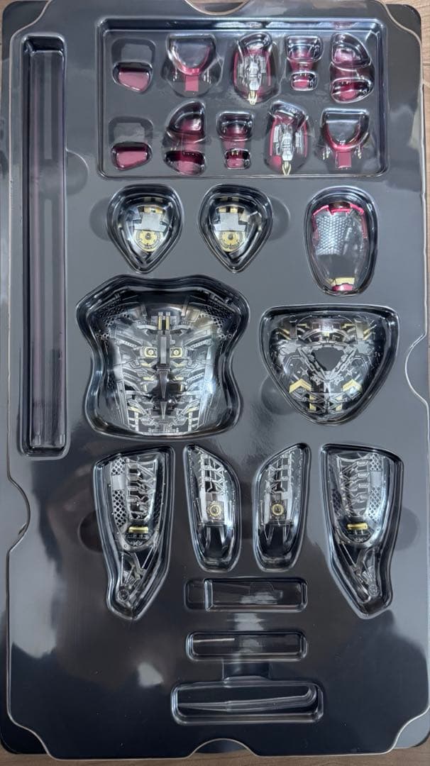 ホットトイズ　アイアンマン・マーク６ （２.０版）［パワードスーツ装着機付き］