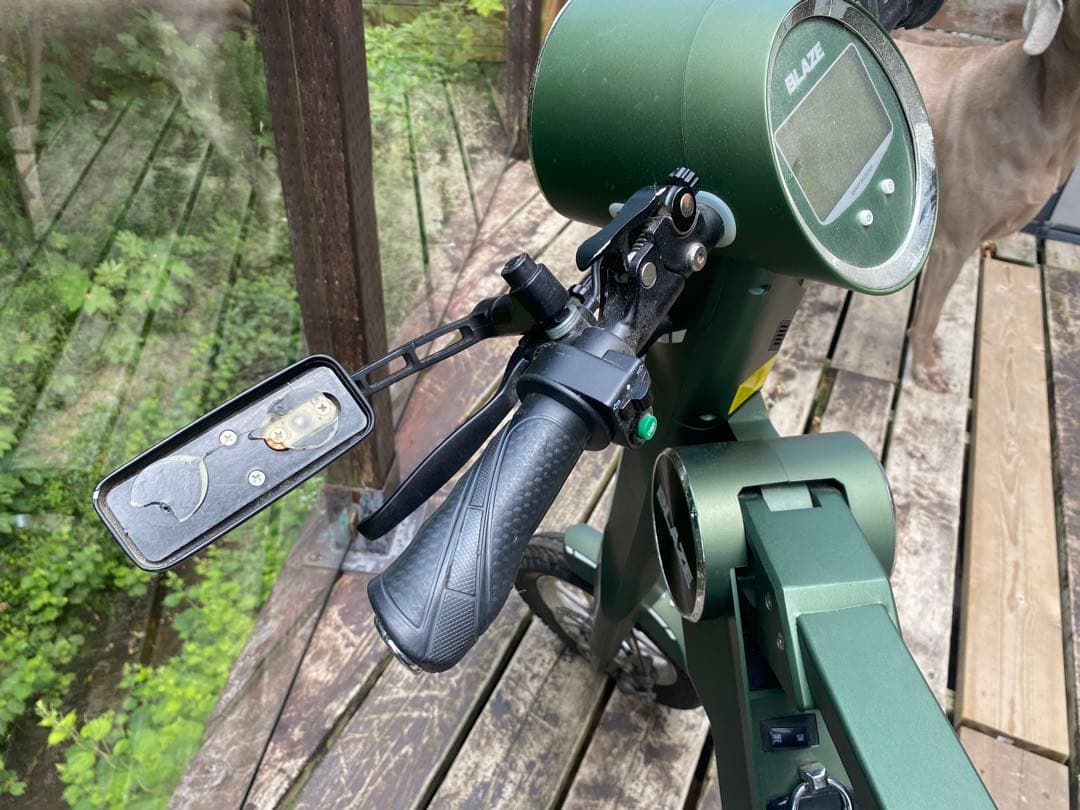 ご*ら様 BLAZE スマートEV 色：グリーン