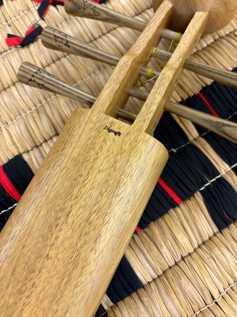 アイヌ　トンコリ　彫刻入　トンコリ工房イノンノ製　三味線弦　美品　五弦琴