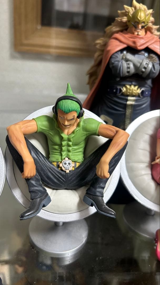 ワンピース フィギュア　ジェルマ66 DXFヴィンスモークファミリー