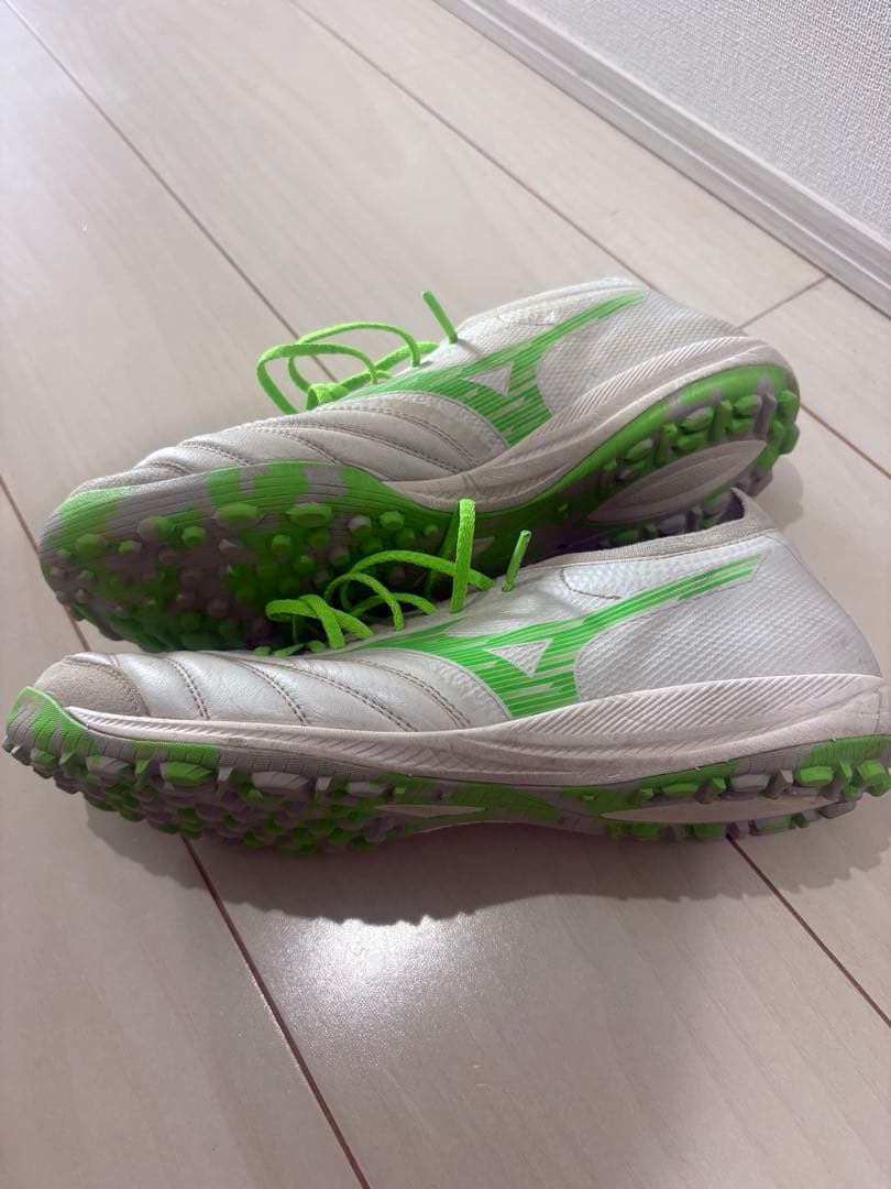 ミズノ モレリアNEOiV β スパイク トレシュー26.5