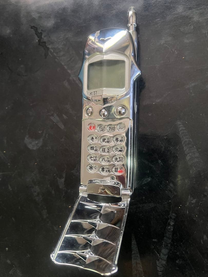 【激レア】石井竜也さんデザイン携帯電話 K-TI