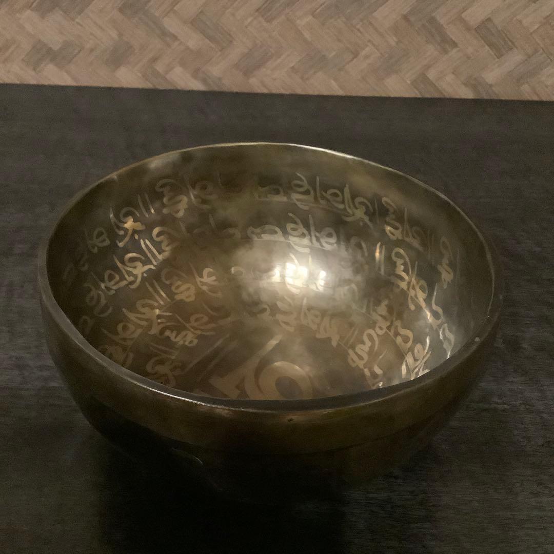 no50チベット産 シンギングボウル 新品 チベタンボウル 15cm AUM