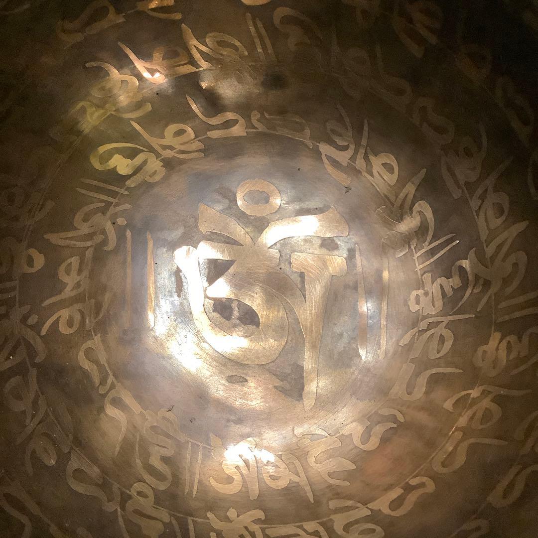 no50チベット産 シンギングボウル 新品 チベタンボウル 15cm AUM