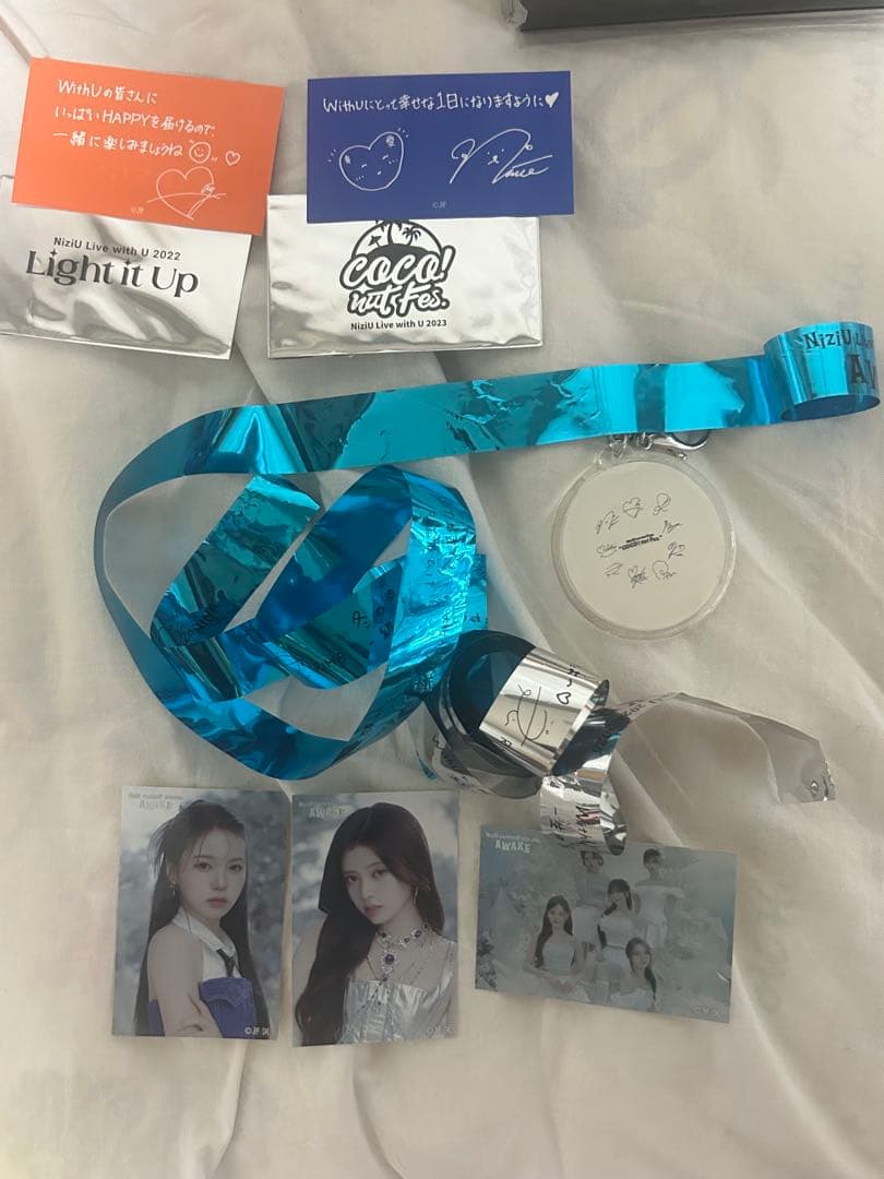 NiziUグッズ　まとめ売り　アヤカ缶バッチ　ANOグッズ　うちわ　　銀テ