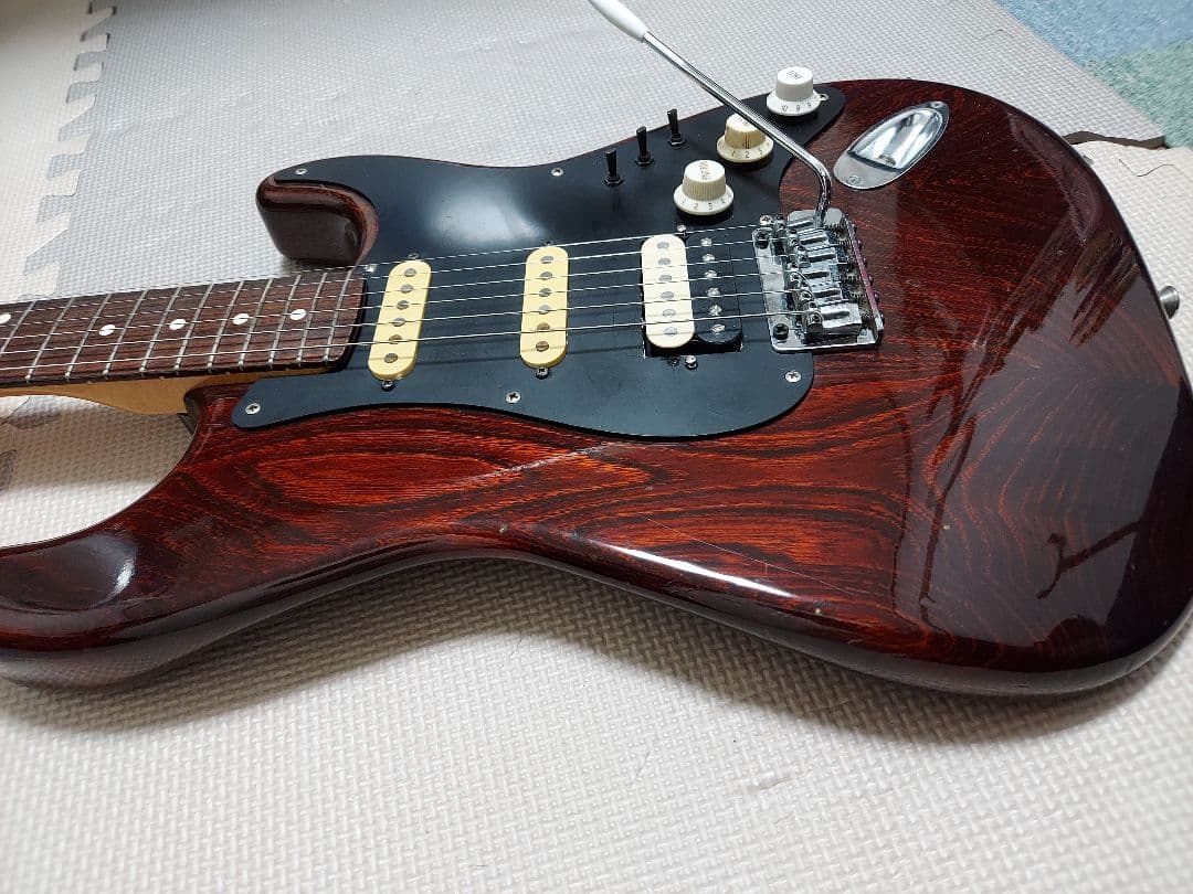 ビルローレンス　ストラトタイプ　Mod アッシュボディ　SSH