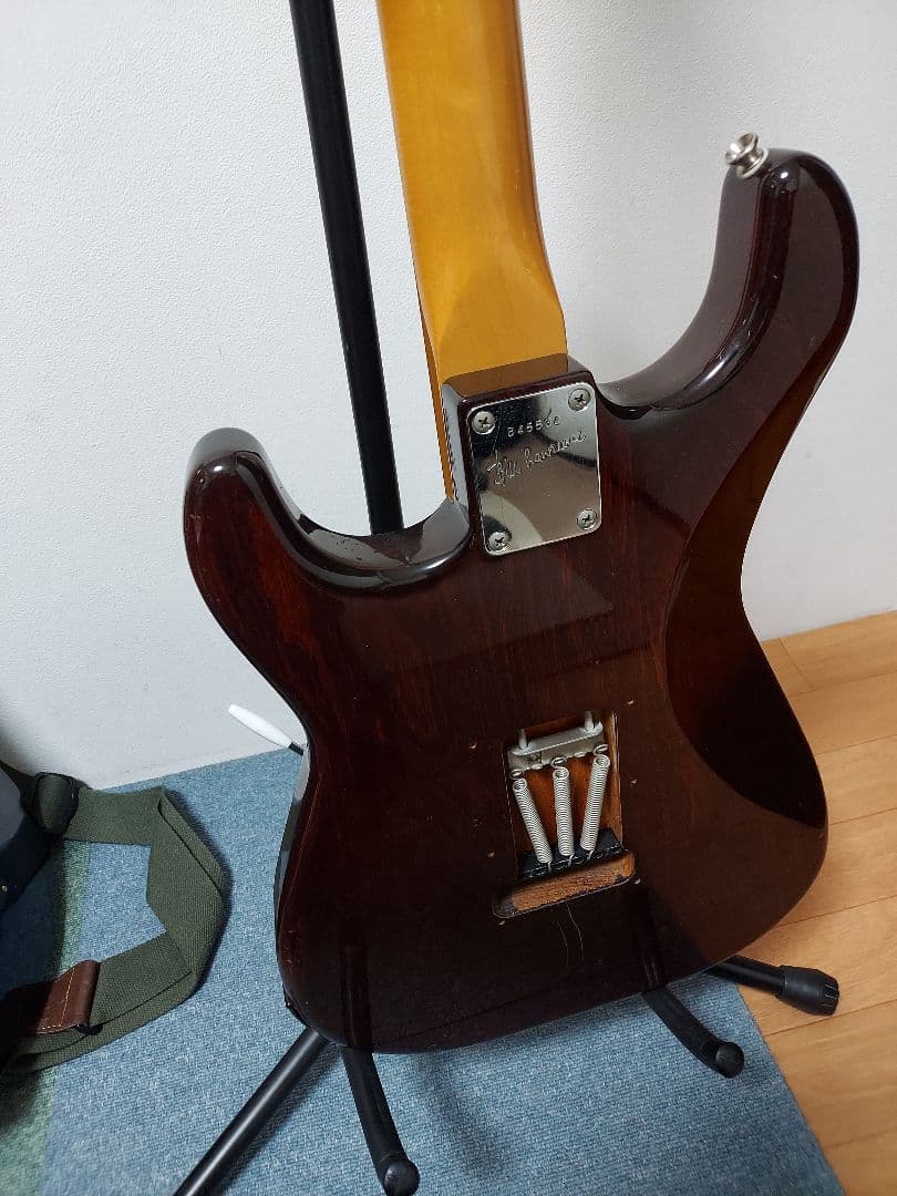 ビルローレンス　ストラトタイプ　Mod アッシュボディ　SSH