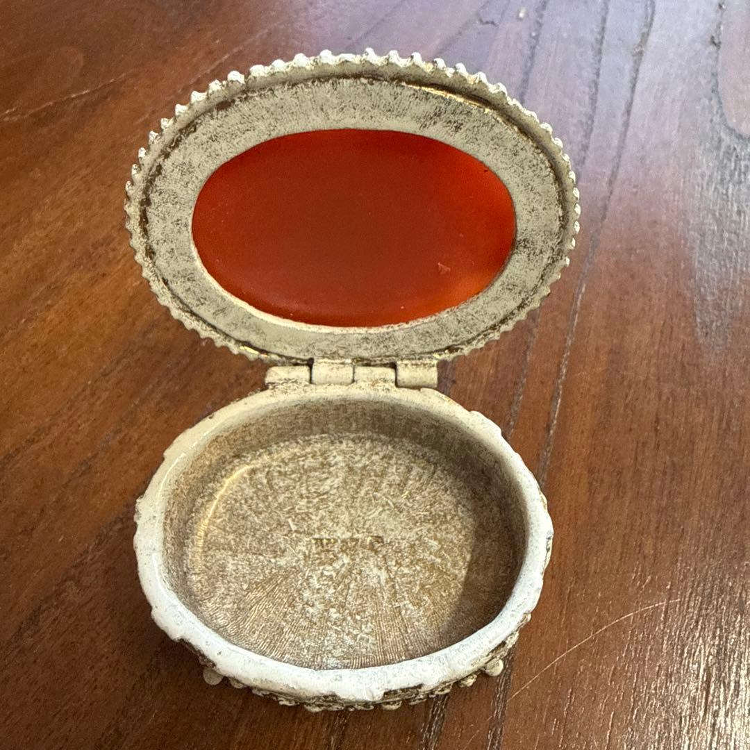 花模様のアンティークボックス　アクセサリーケース　 カメオ　ヴィンテージ 彫刻