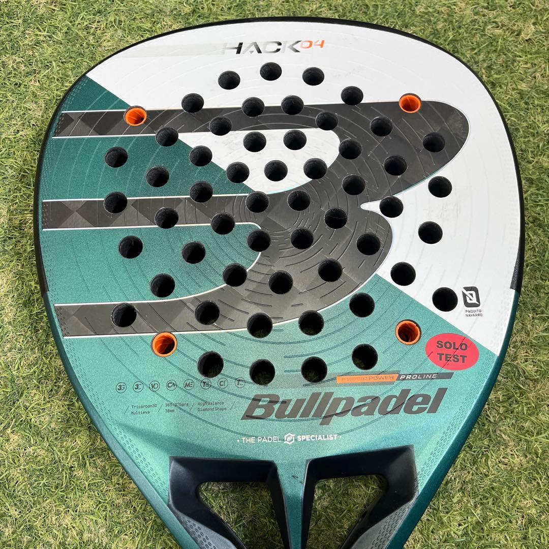 大幅値下！Bullpadel Hack 04 パデルラケット　2025年