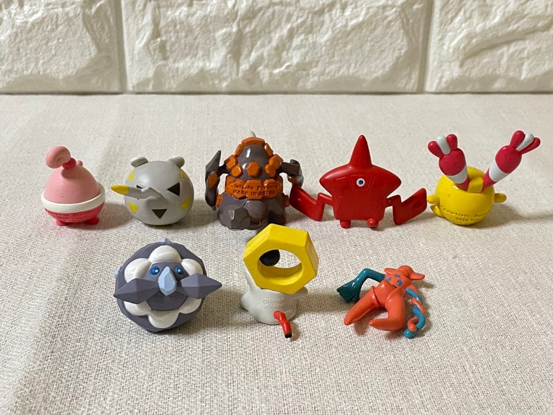 ポケモン　モンコレ　アルセウス　リザードン　ピカチュウ　レジギガス　シードラ