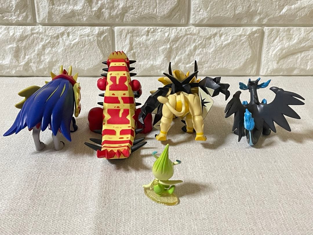 ポケモン　モンコレ　アルセウス　リザードン　ピカチュウ　レジギガス　シードラ