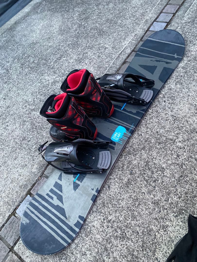 キスマーク　23.0-23.5cm ダイヤル式ブーツ