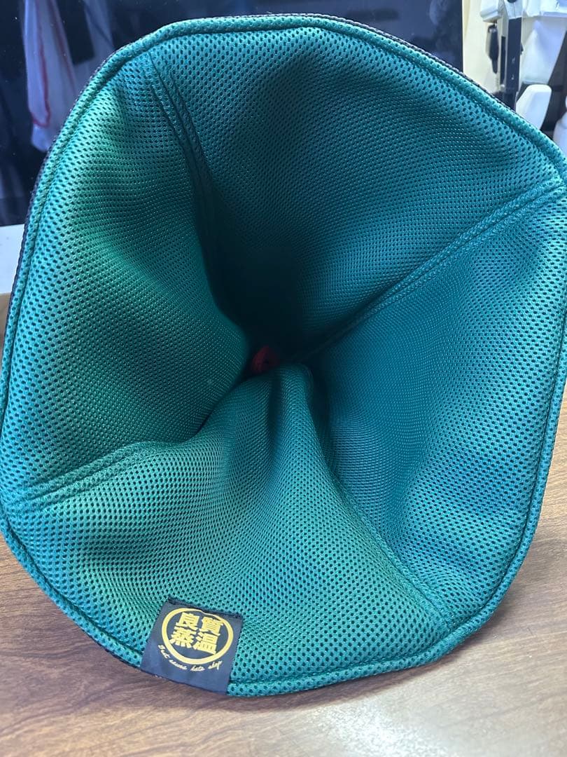 草加健康センター　厚木健康センター　サウナハット メッシュ 黒色 アニメ刺繍