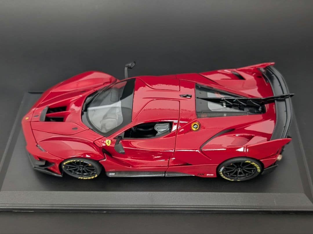 ブラーゴ 1/18 フェラーリ FXX K EVO メタリックレッド