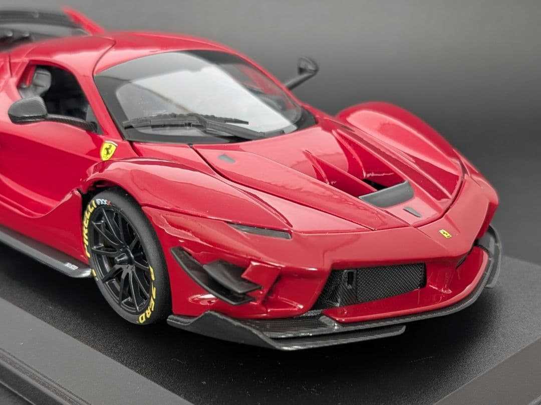 ブラーゴ 1/18 フェラーリ FXX K EVO メタリックレッド