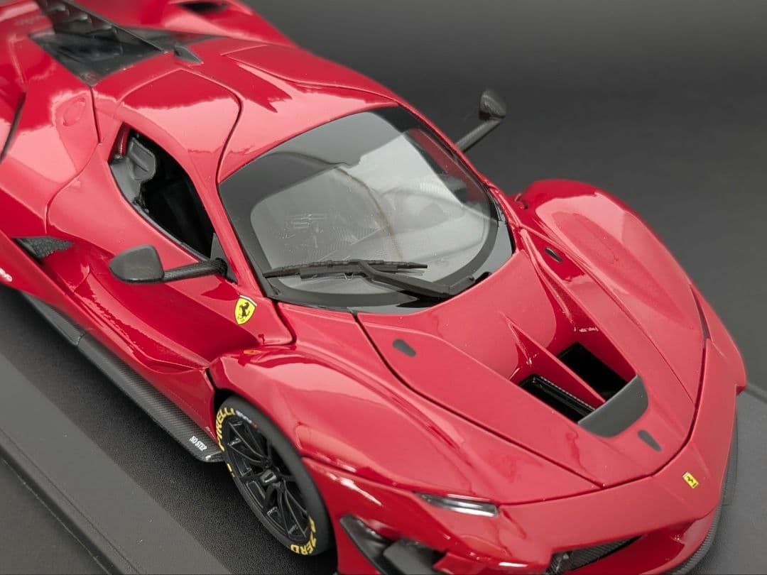 ブラーゴ 1/18 フェラーリ FXX K EVO メタリックレッド