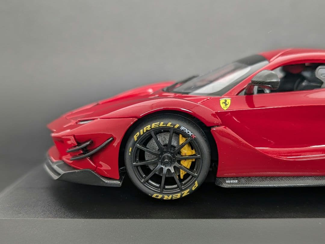 ブラーゴ 1/18 フェラーリ FXX K EVO メタリックレッド