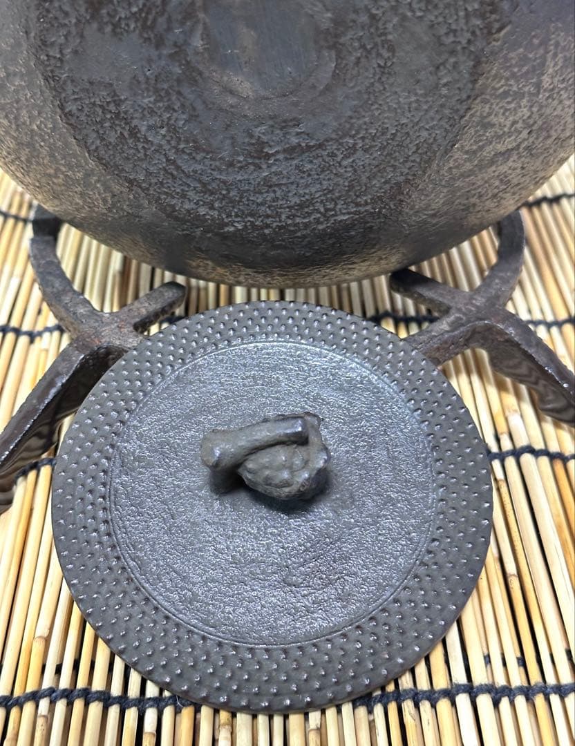 未使用、供箱付　南部秀山 佐藤 勝弘作　１５型アラレ　鉄瓶　南部鉄瓶　南部鉄器