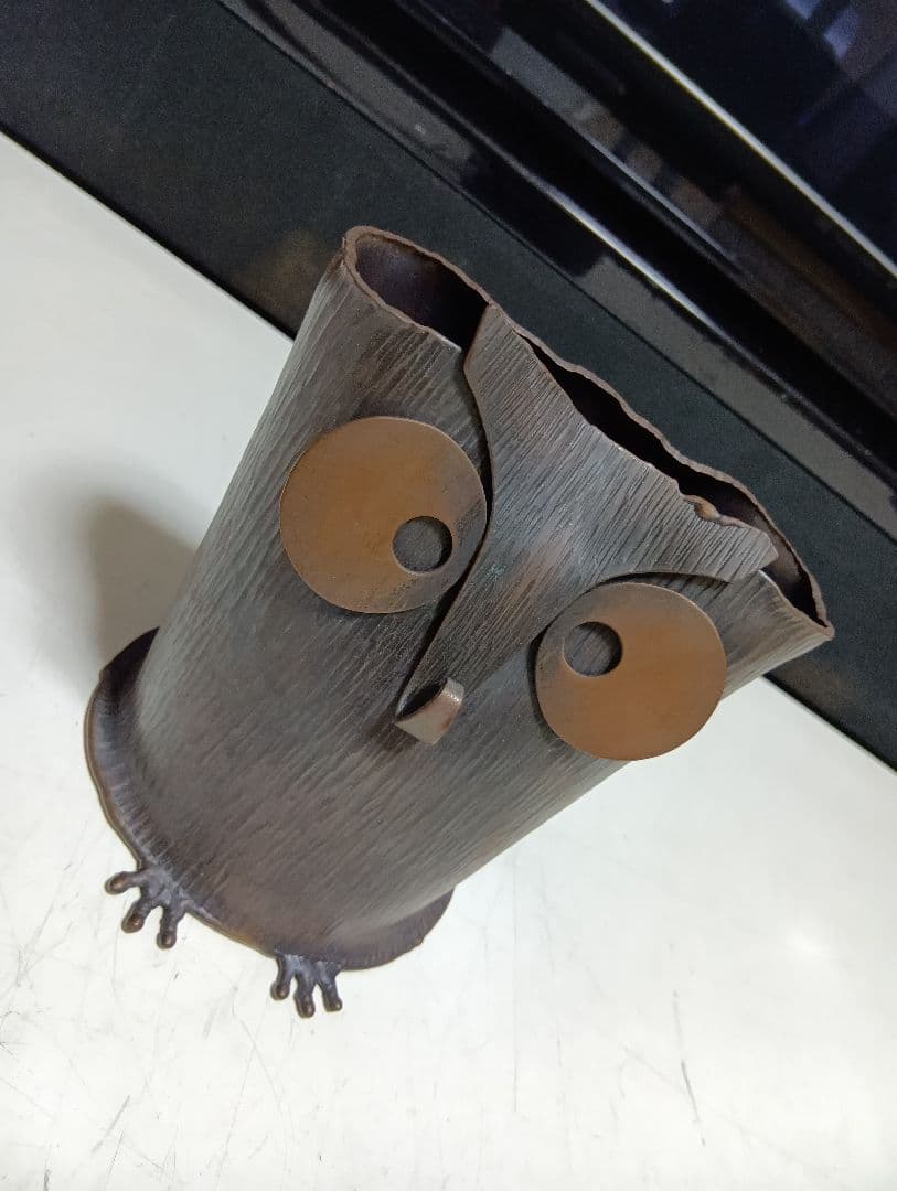 2002年　虎泉刻　純銅　ハンマートーン　金属工芸　オウル　フクロウ　ペン立て