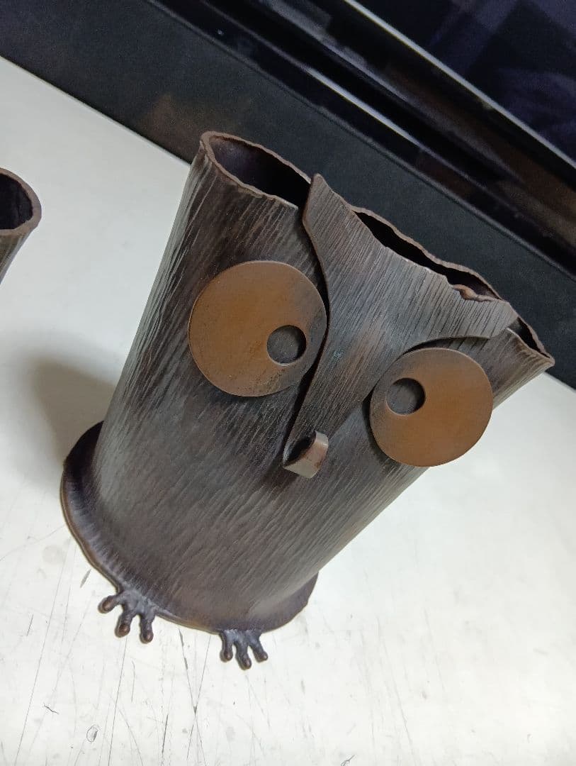 2002年　虎泉刻　純銅　ハンマートーン　金属工芸　オウル　フクロウ　ペン立て