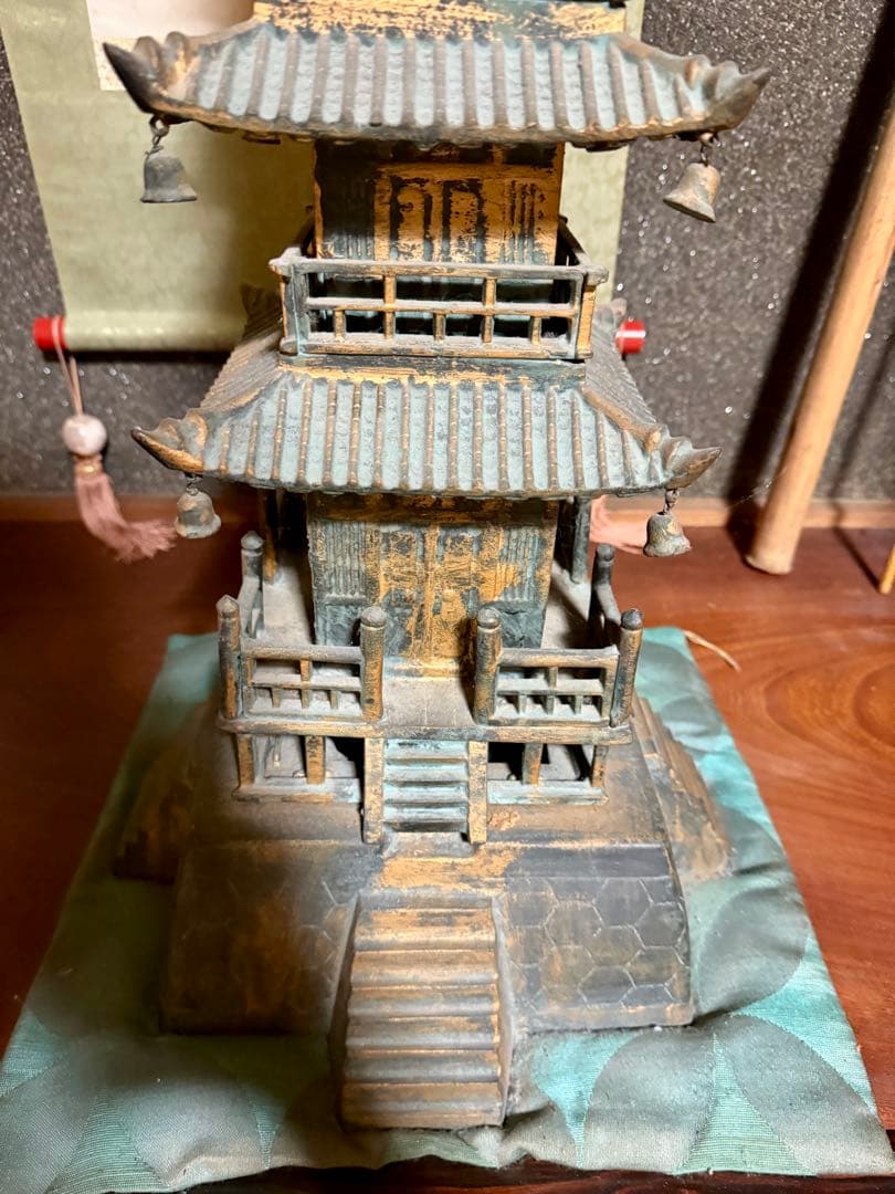 【貴重品】五重塔 鉄製 鈴付 骨董品 高さ約1050mm 総重量約15.6kg