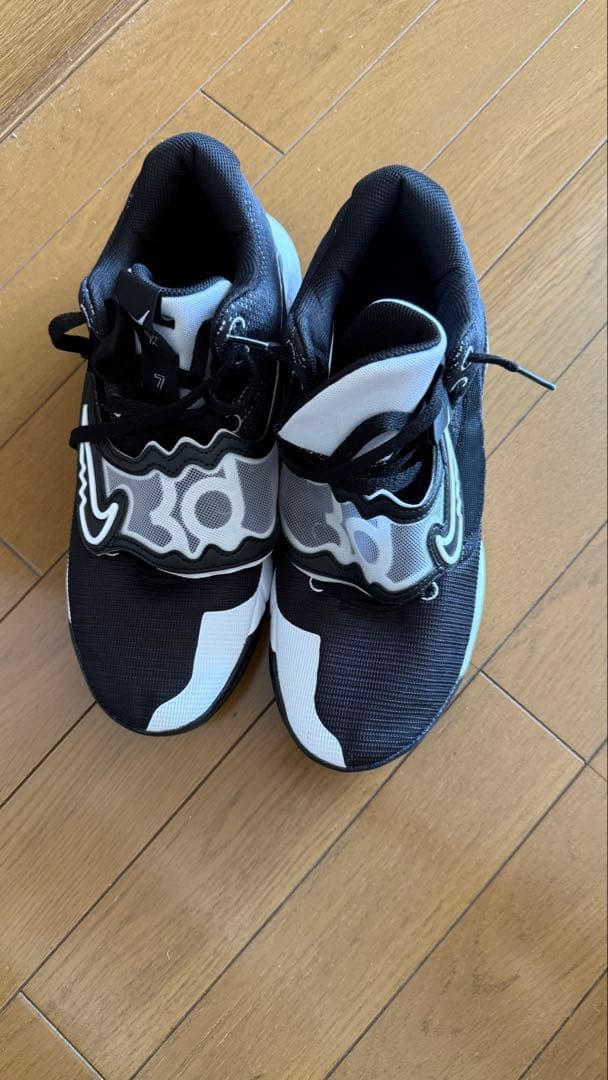 kd バスケットボールシューズ ブラック/ホワイト