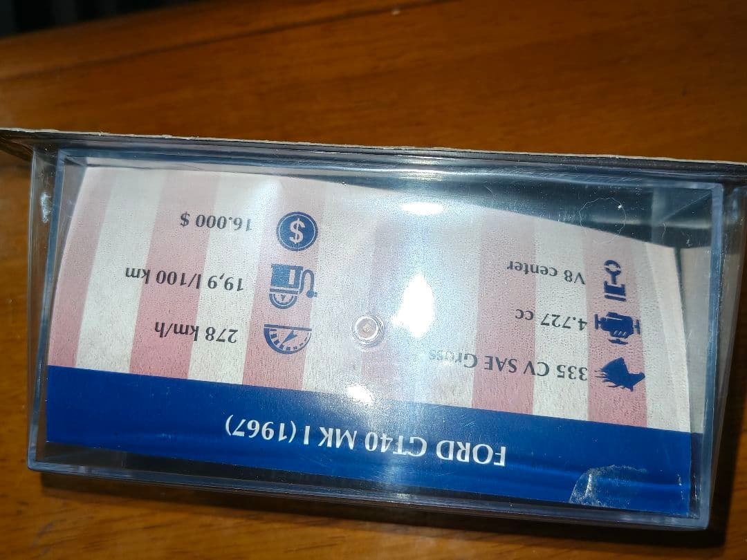 1/64 フォード GT40 ミニカー