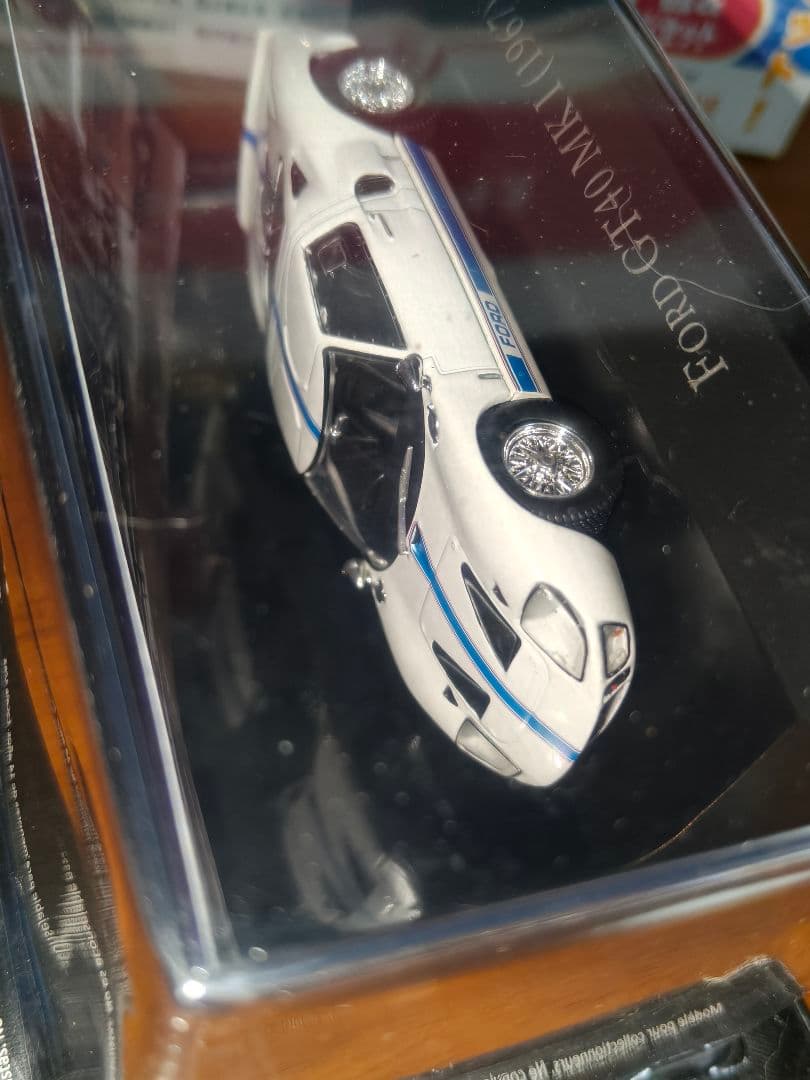 1/64 フォード GT40 ミニカー