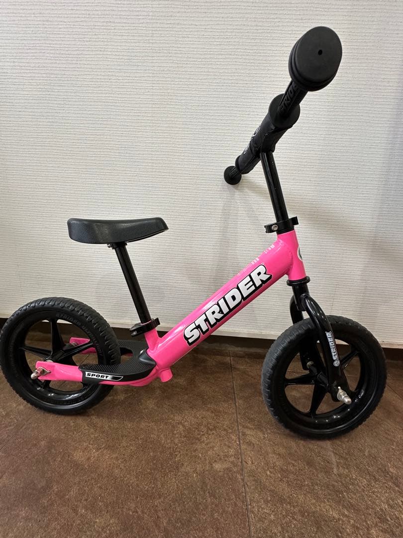 【むー】ストライダー　STRIDER 12 バランスバイク ピンク