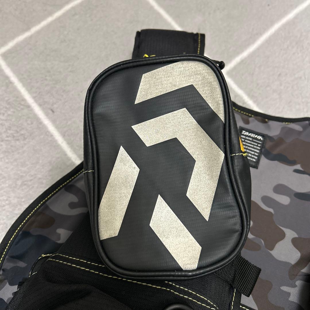 ダイワ　 フローティングベスト　ライフジャケット　DF-6206