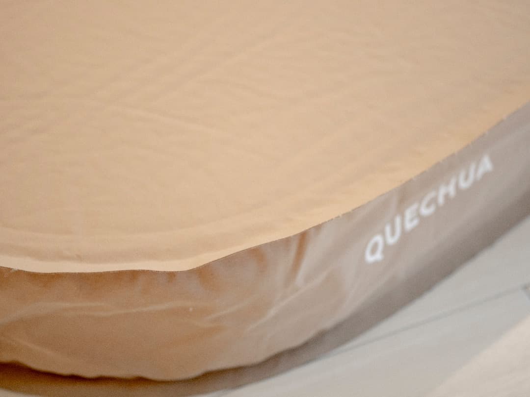 QUECHUAケシュアインフレーターマットULTIM COMFORTシングル美品