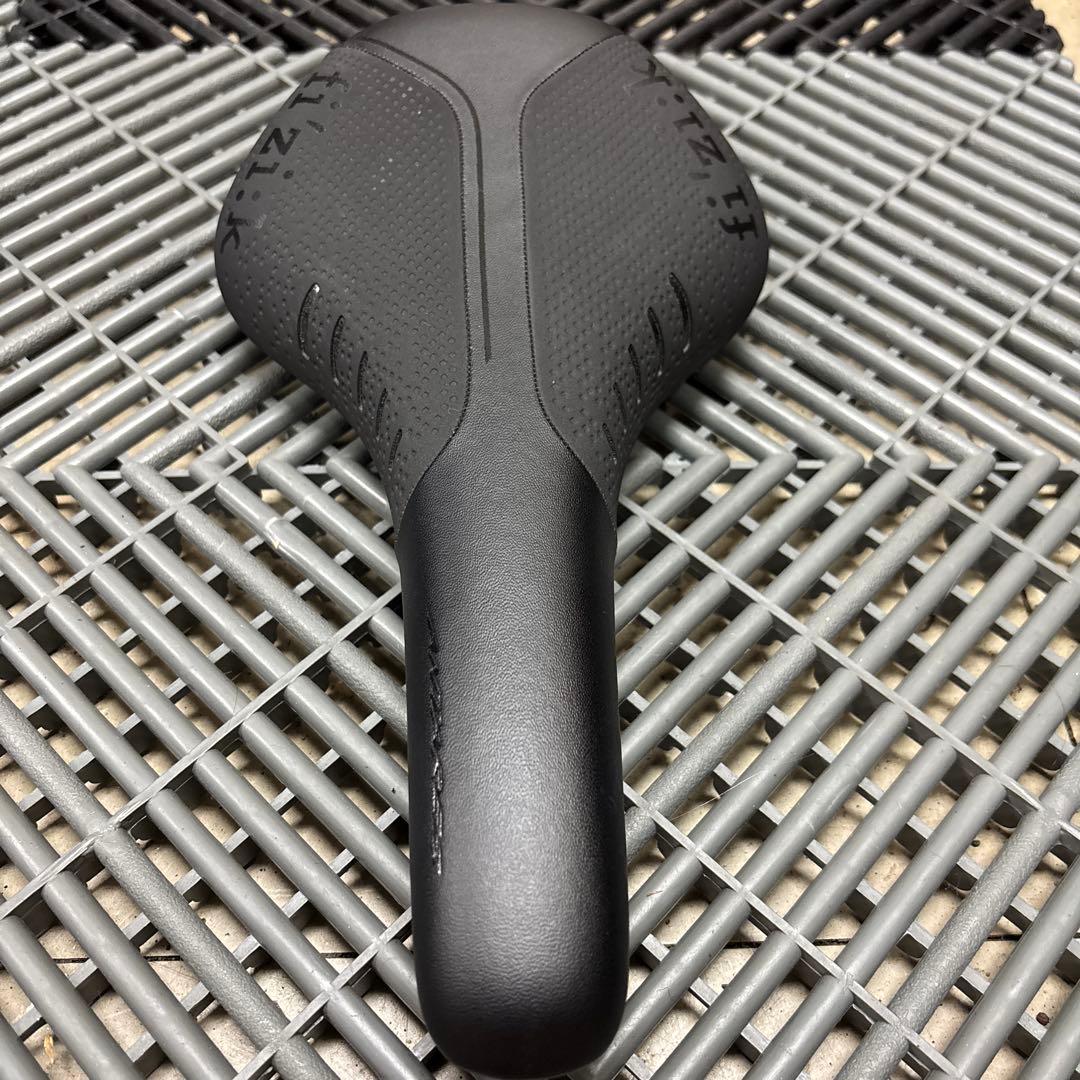 fi'zi:k ANTARES アンタレス R1 カーボンレール ラージサイズ