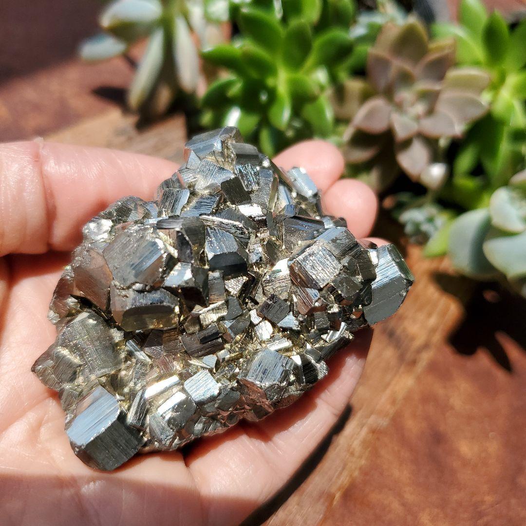 パイライト鉱石　結晶　原石　10　ペルー産　黄鉄鉱