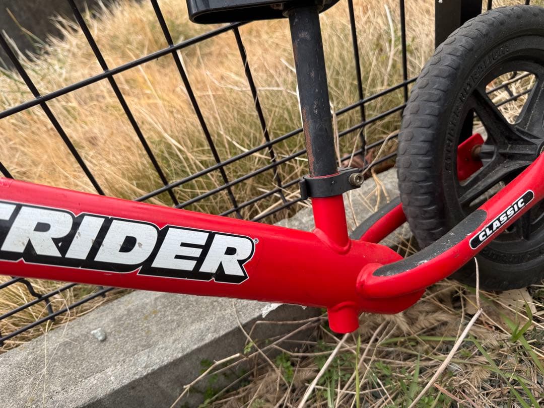 STRIDER CLASSIC レッド バランスバイク 12インチ
