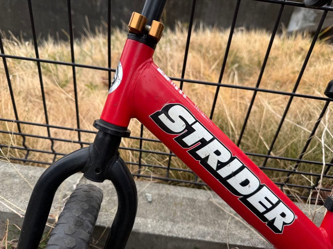 STRIDER CLASSIC レッド バランスバイク 12インチ