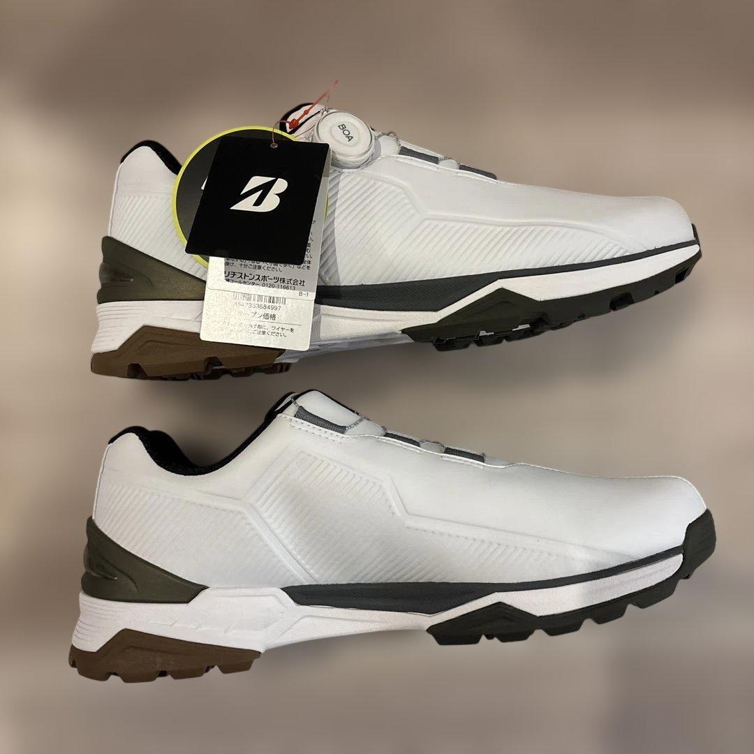 ブリヂストン ゼロ・スパイクバイターワイド　ホワイト×オリーブ （幅4E）