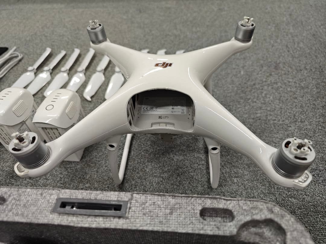 美品! DJI Phantom 4 PRO V2.0、バッテリー3個付