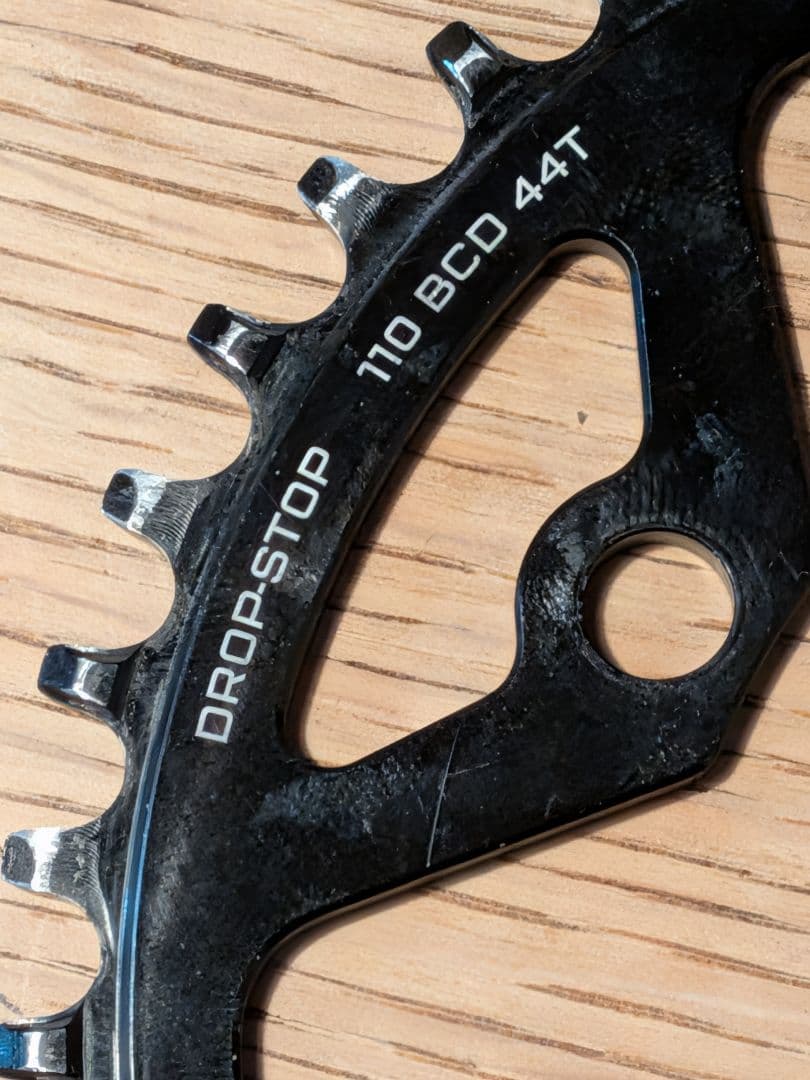 □ WOLF TOOTH DROP-STOPB PCD 110 44T