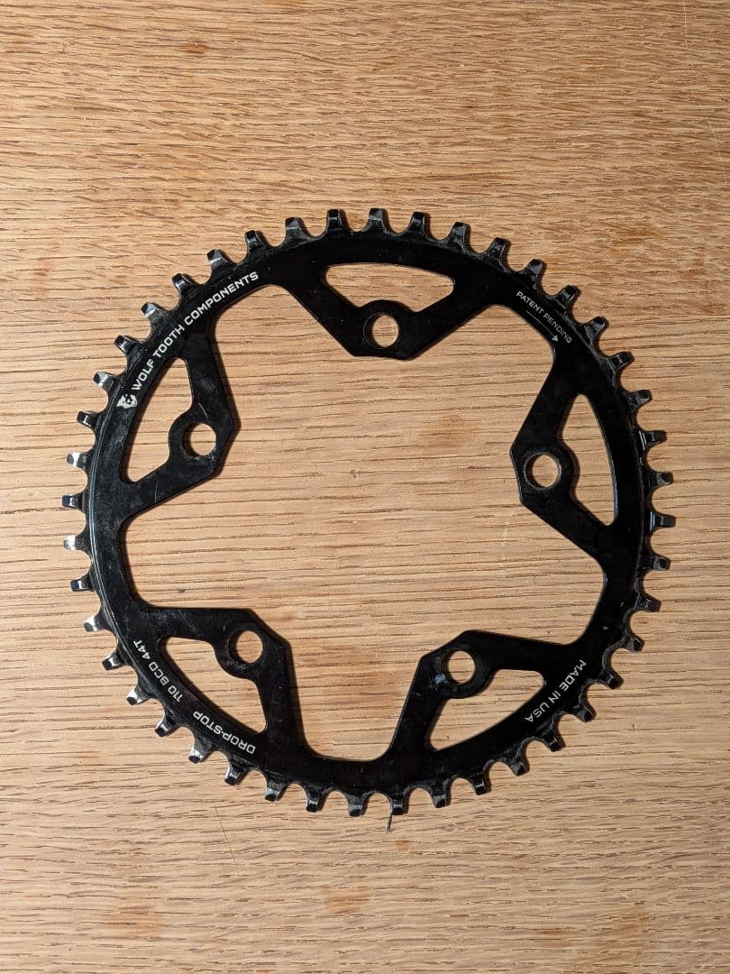 □ WOLF TOOTH DROP-STOPB PCD 110 44T