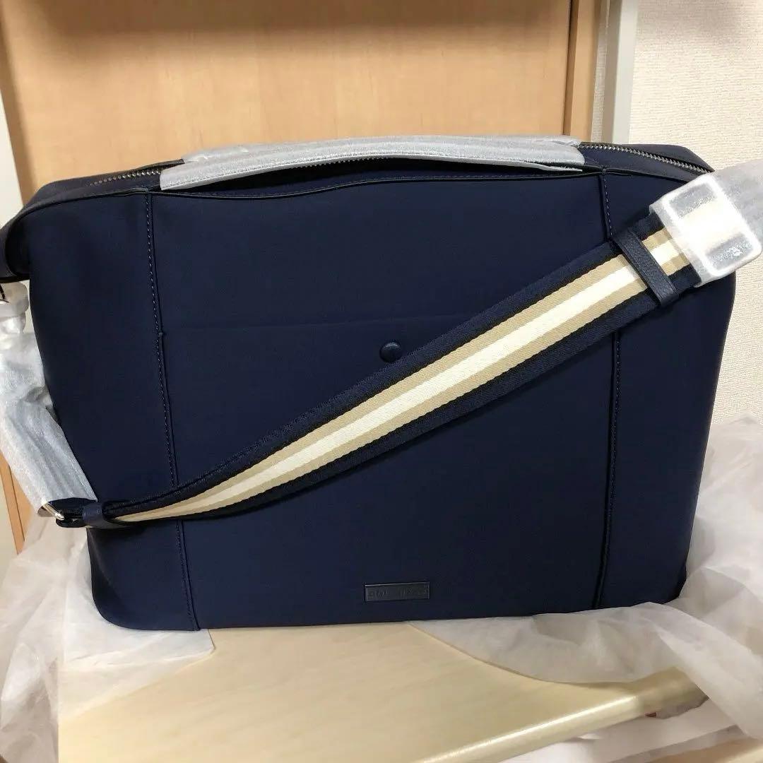 新品コールハーン　ダッフルバック