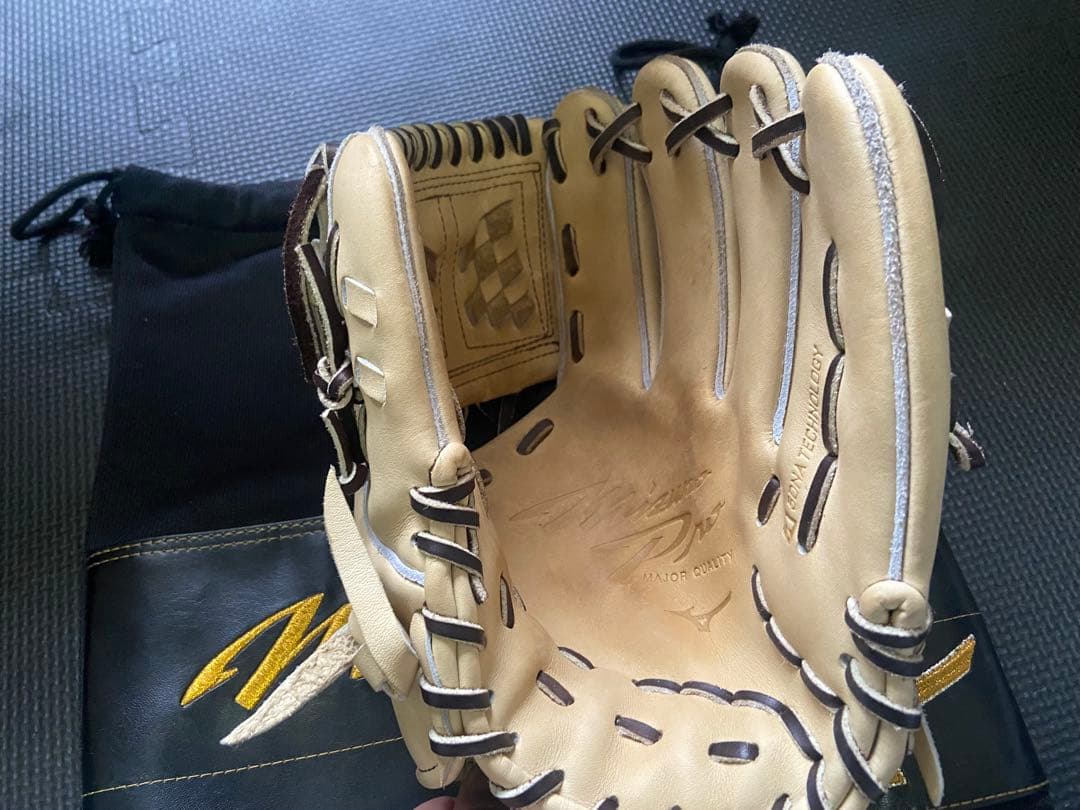 Mizuno Pro 硬式用グローブ ベージュ