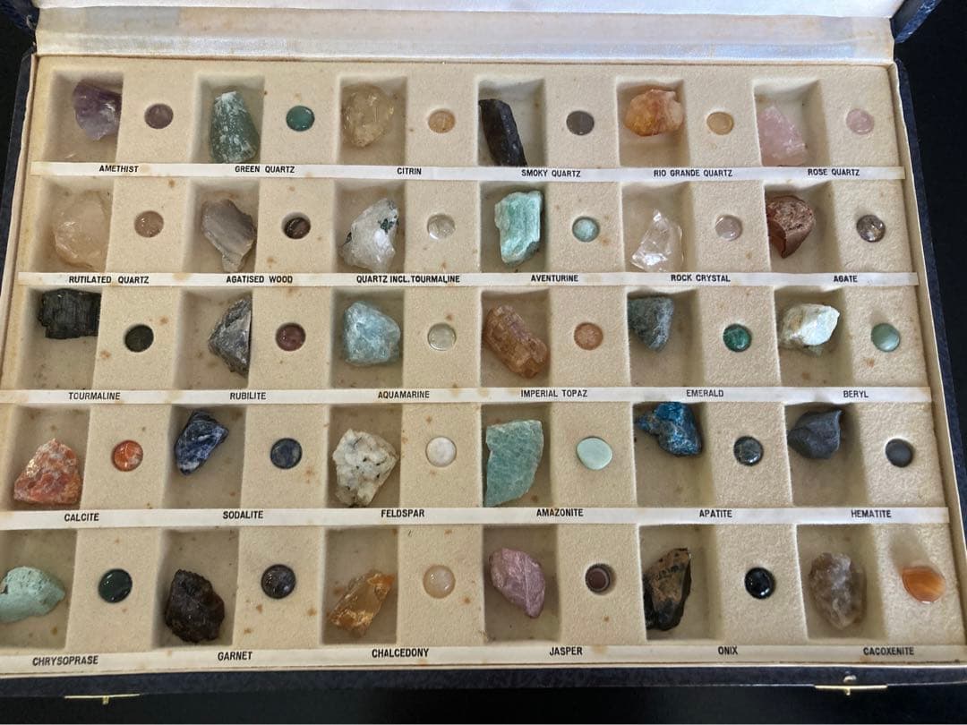 世界の鉱石コレクション30種類セットレア品アメジストローズクオーツエメラルド宝石