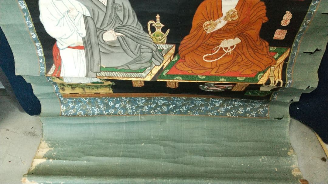 真言宗 八代祖師図 紙本掛軸 軸先なし 木版に彩色？ 仏画 傷みあり